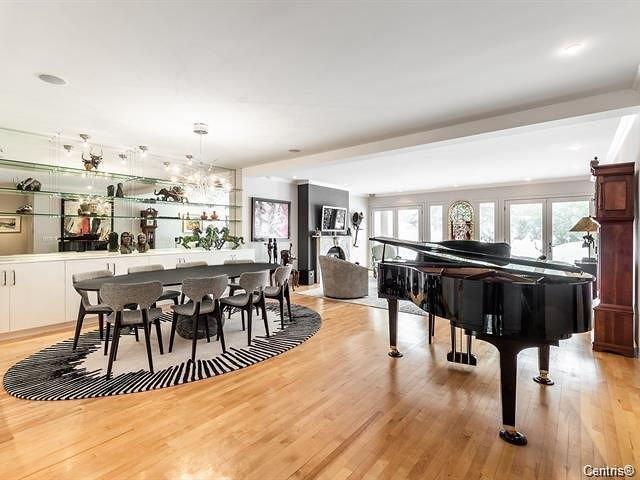 









2112

 - 2124


Rue Plessis

,
Montréal (Ville-Marie),




QC
H2L2Y3

