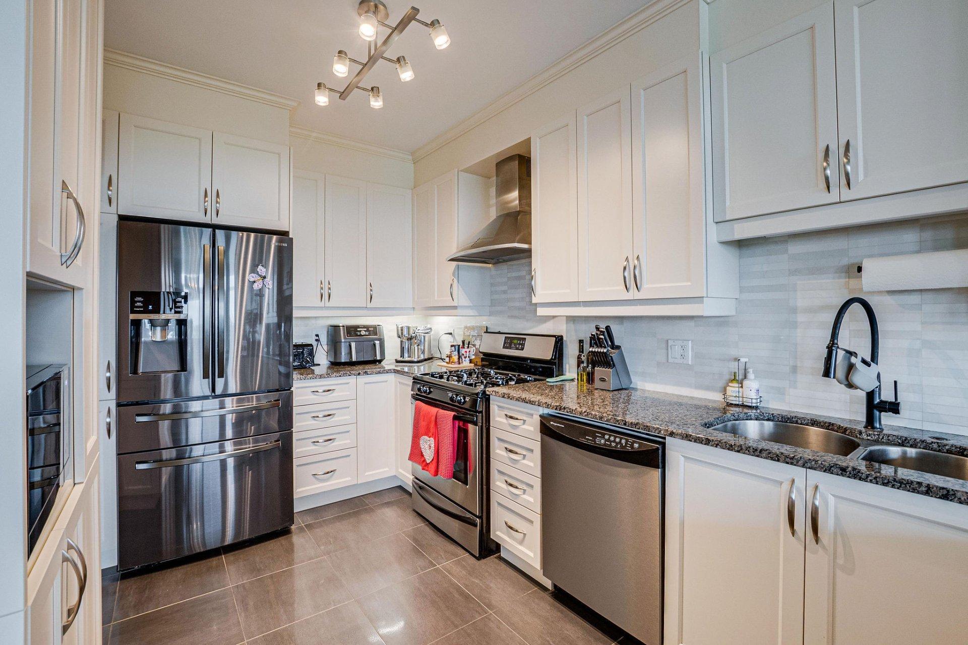 









224


Boul. Alexandre-Taché

, 605,
Gatineau (Hull),




QC
J9A0B8

