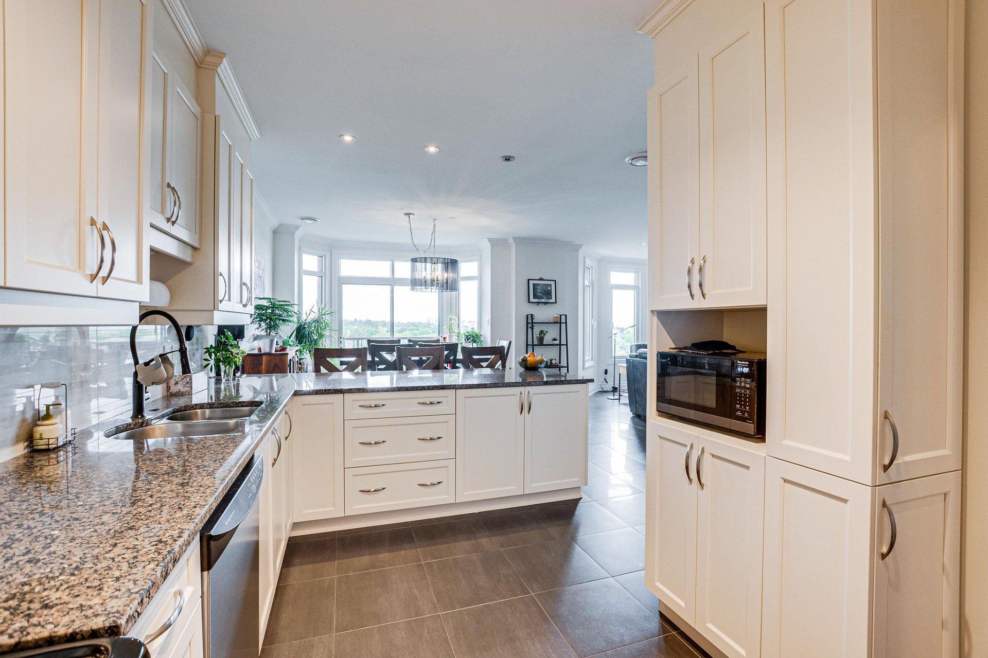 









224


Boul. Alexandre-Taché

, 605,
Gatineau (Hull),




QC
J9A0B8

