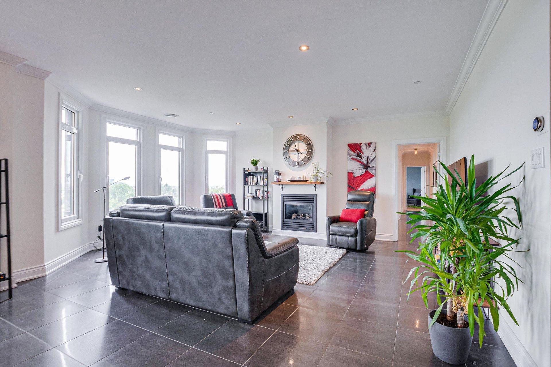 









224


Boul. Alexandre-Taché

, 605,
Gatineau (Hull),




QC
J9A0B8

