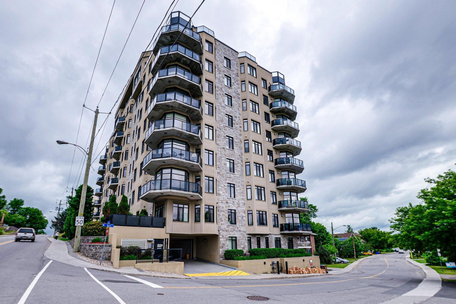 









224


Boul. Alexandre-Taché

, 605,
Gatineau (Hull),




QC
J9A0B8

