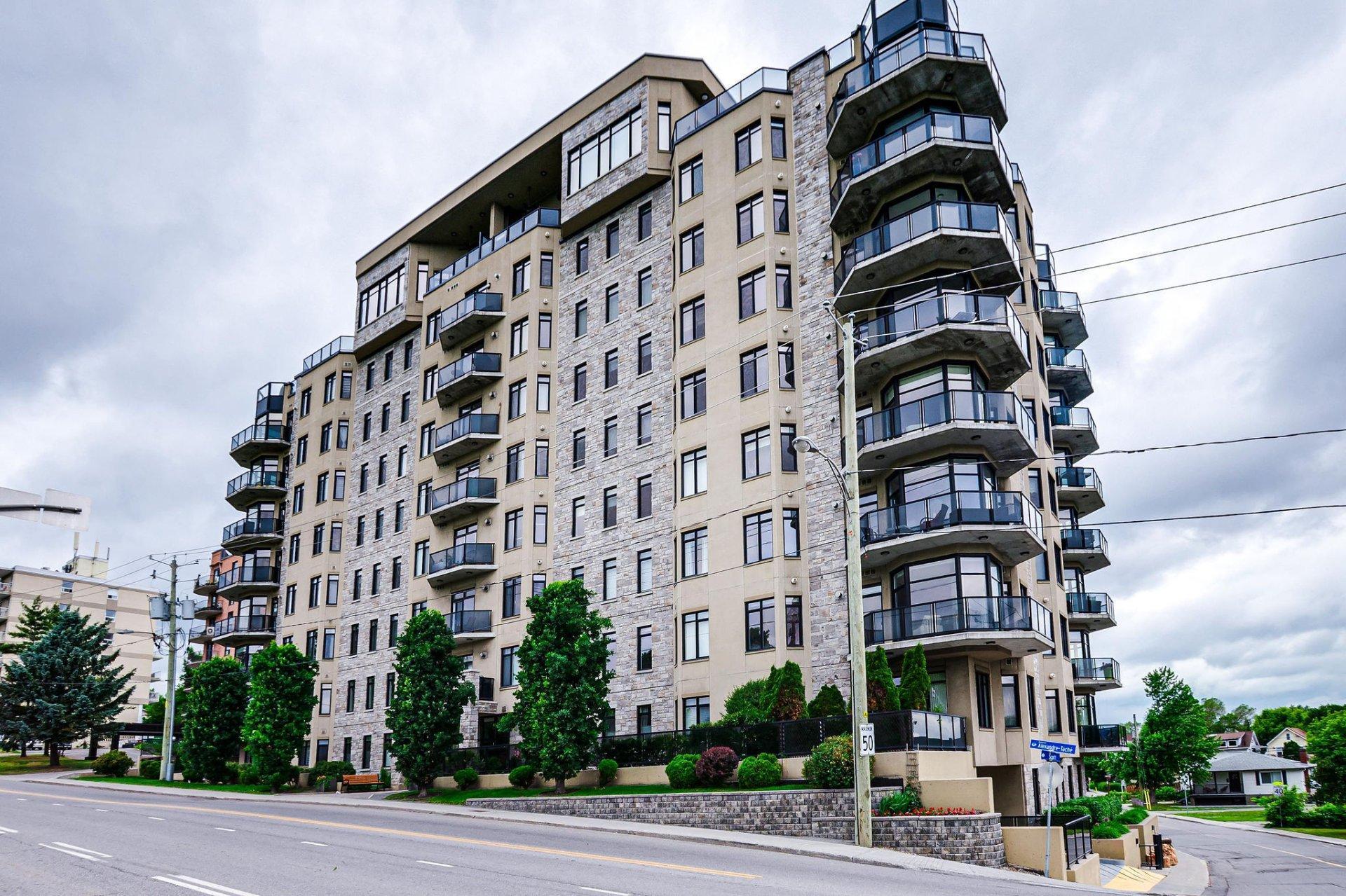 









224


Boul. Alexandre-Taché

, 605,
Gatineau (Hull),




QC
J9A0B8

