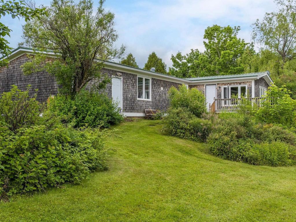 












1407 North Shore Rd

,
North Shore,




NS
B0K 1E0

