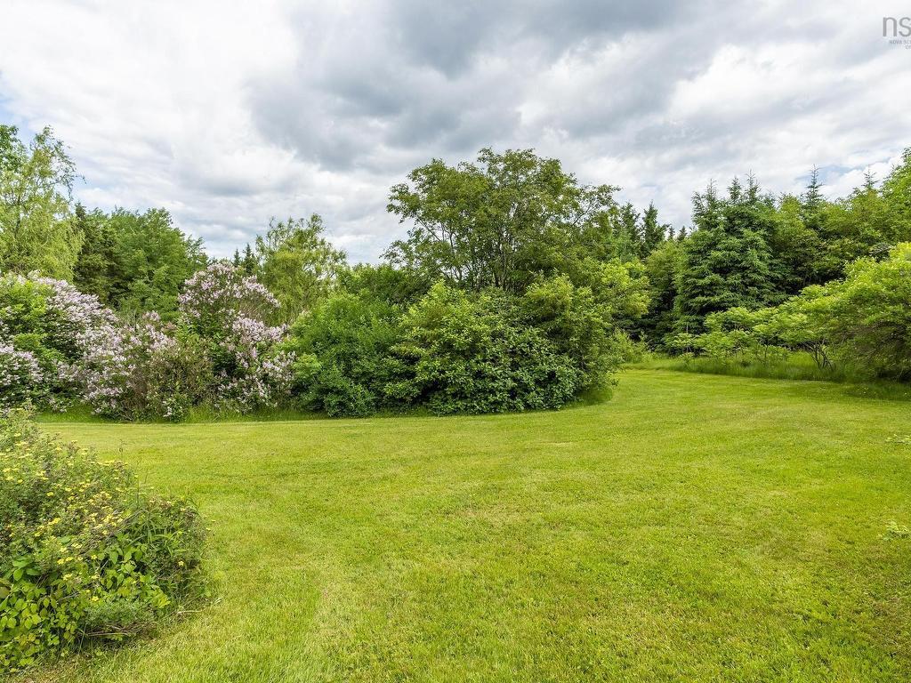 












1407 North Shore Rd

,
North Shore,




NS
B0K 1E0

