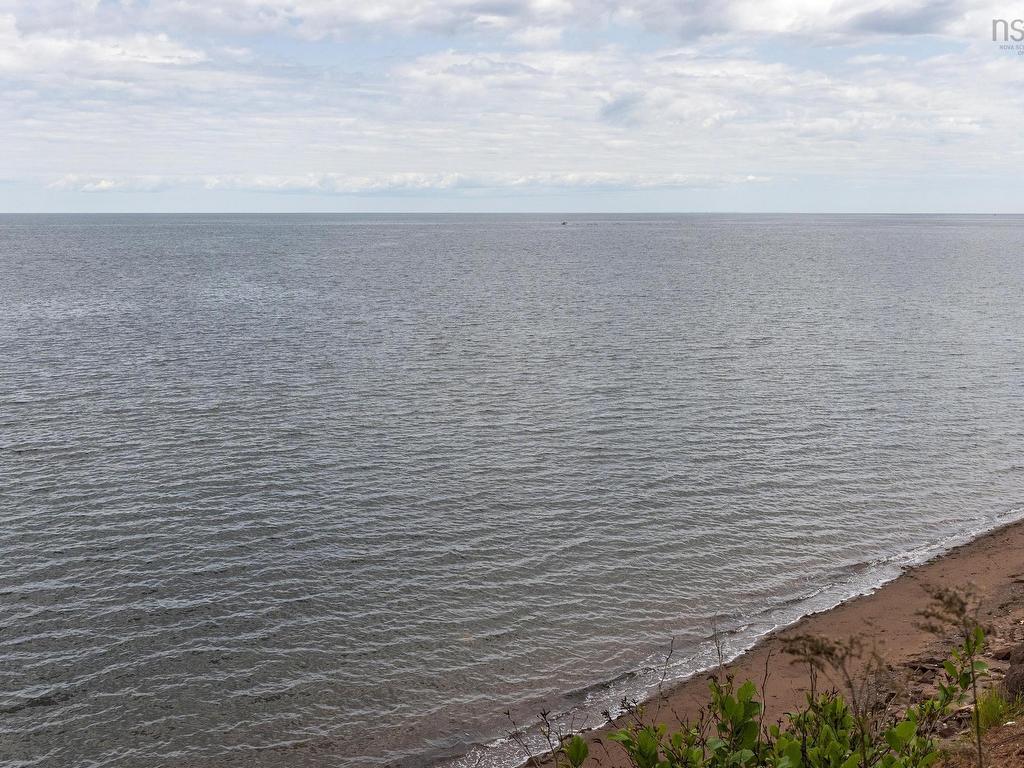 












1407 North Shore Rd

,
North Shore,




NS
B0K 1E0

