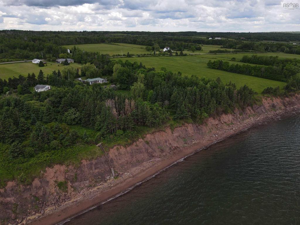 












1407 North Shore Rd

,
North Shore,




NS
B0K 1E0

