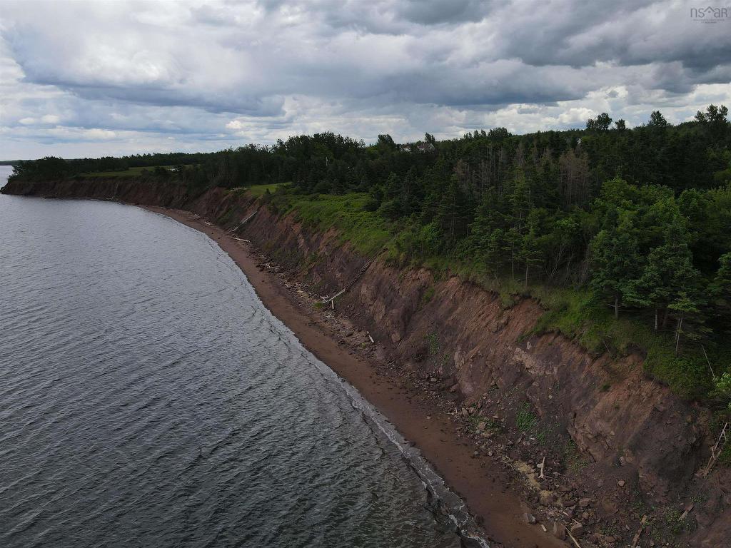 












1407 North Shore Rd

,
North Shore,




NS
B0K 1E0


