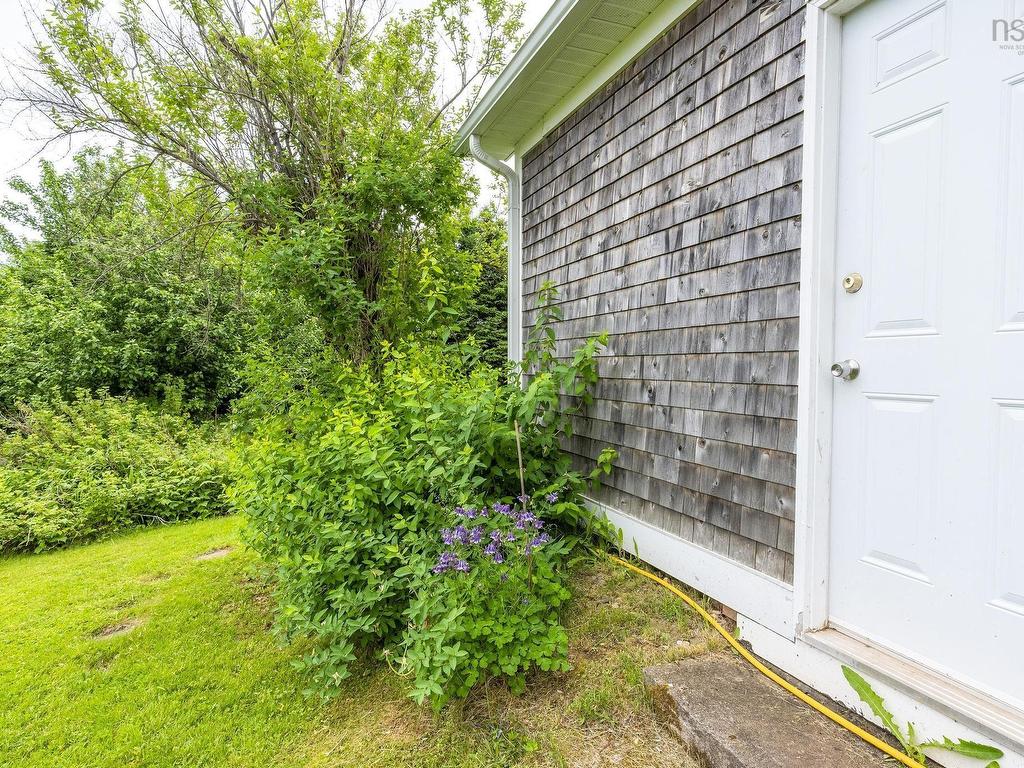 












1407 North Shore Rd

,
North Shore,




NS
B0K 1E0

