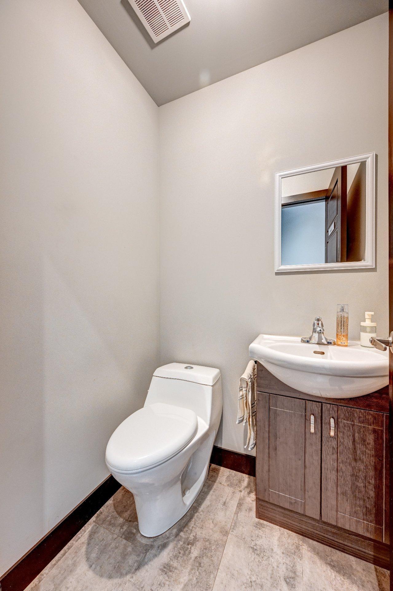 









2025


Boul. St-Antoine

,
Saint-Jérôme,




QC
J7Z7M1

