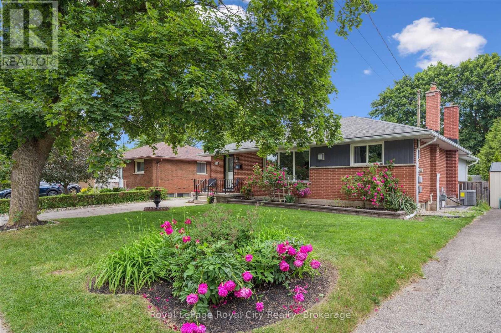 












190 WAVERLEY DRIVE

,
Guelph (Riverside Park),




Ontario
N1E1H4

