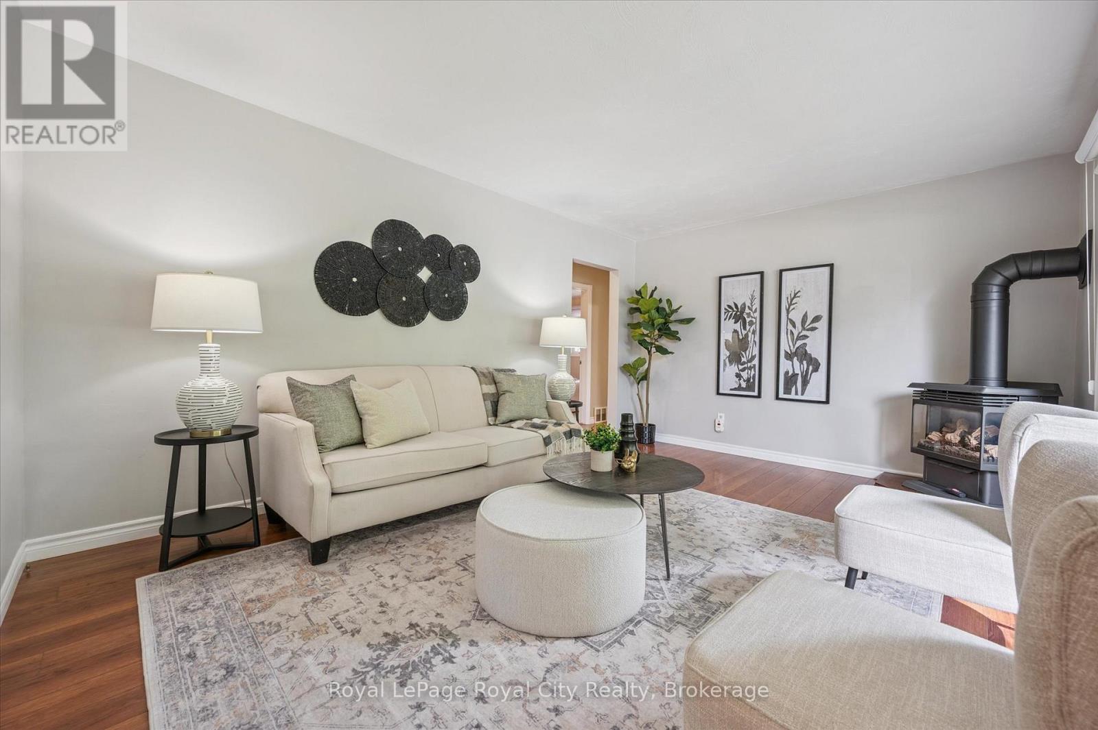 












190 WAVERLEY DRIVE

,
Guelph (Riverside Park),




Ontario
N1E1H4

