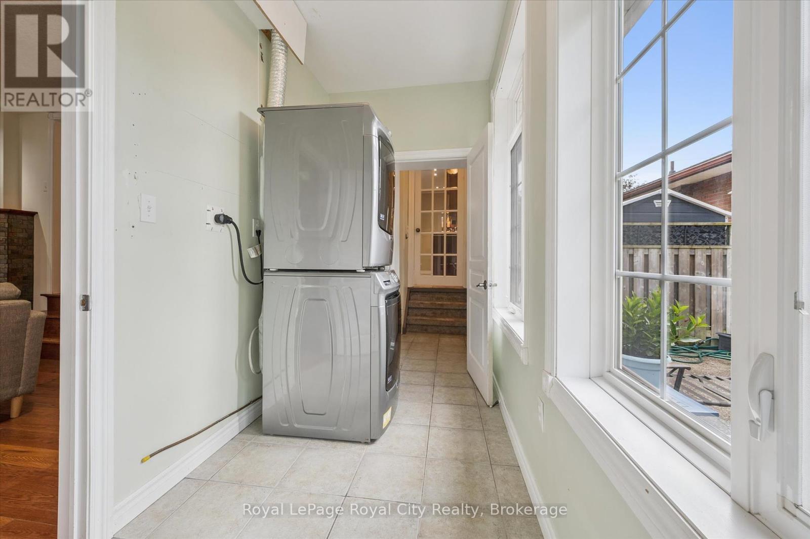 












190 WAVERLEY DRIVE

,
Guelph (Riverside Park),




Ontario
N1E1H4

