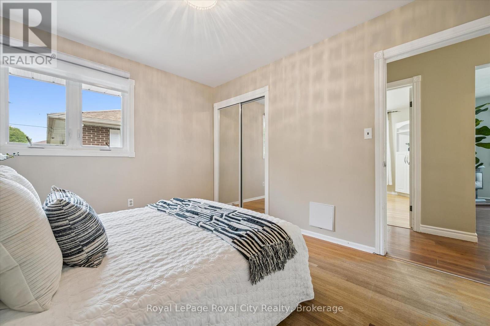 












190 WAVERLEY DRIVE

,
Guelph (Riverside Park),




Ontario
N1E1H4

