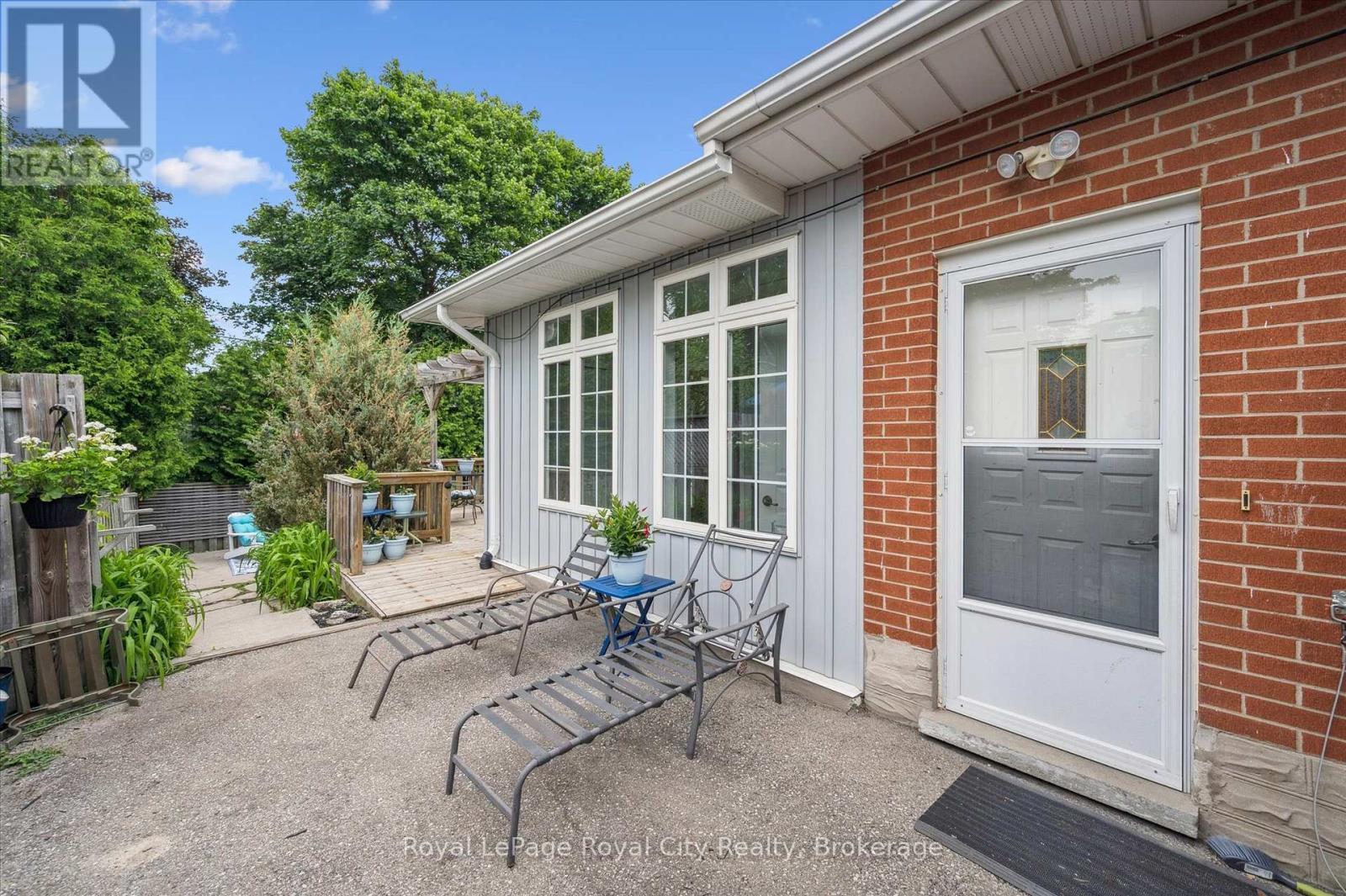 












190 WAVERLEY DRIVE

,
Guelph (Riverside Park),




Ontario
N1E1H4

