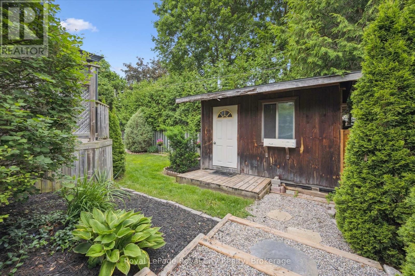 












190 WAVERLEY DRIVE

,
Guelph (Riverside Park),




Ontario
N1E1H4


