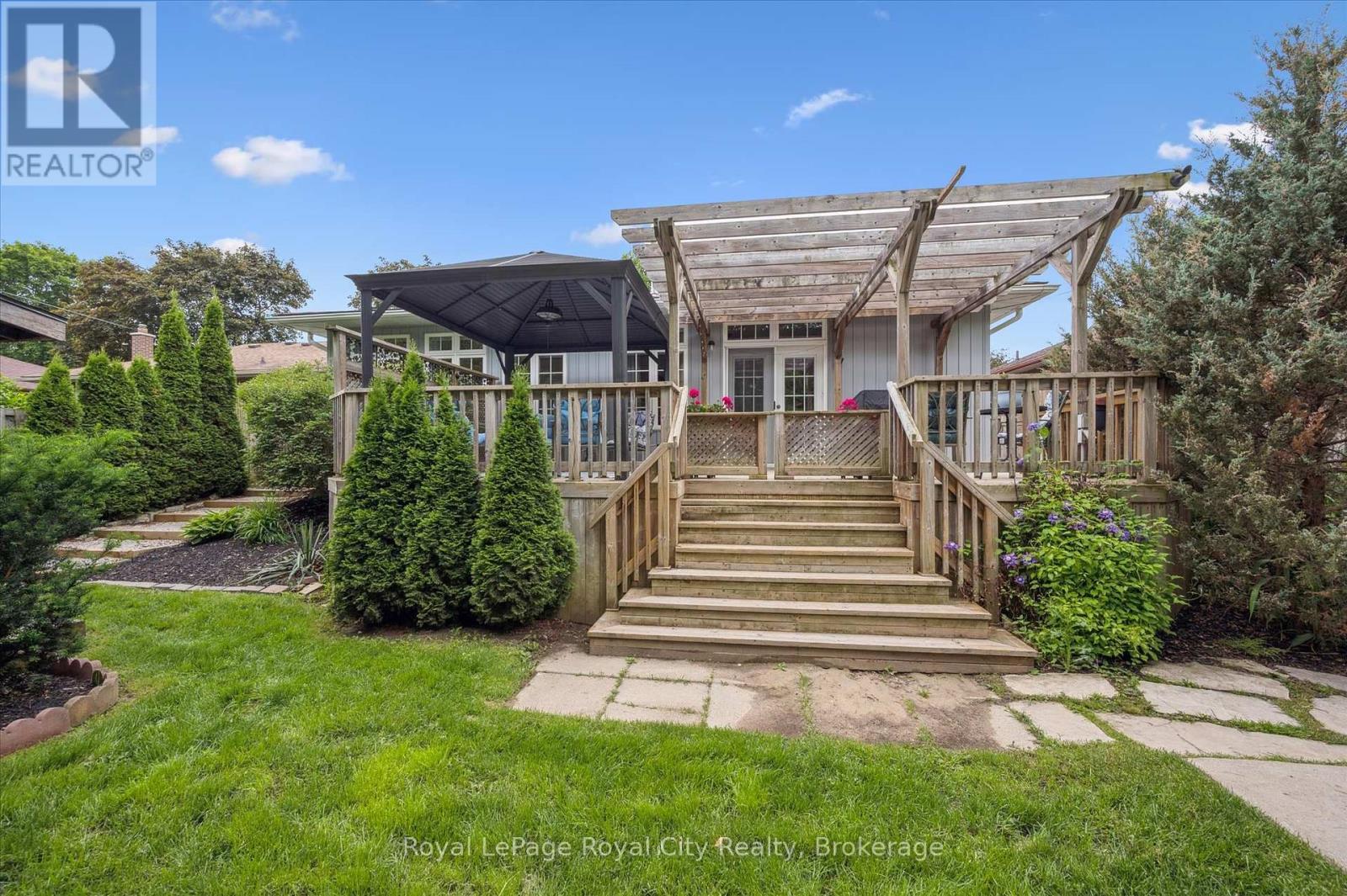 












190 WAVERLEY DRIVE

,
Guelph (Riverside Park),




Ontario
N1E1H4

