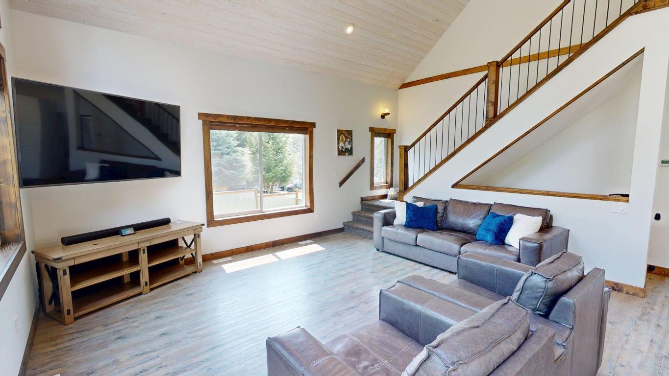 









974


313th

Drive,
Kimberley,




BC
V1A 3G9

