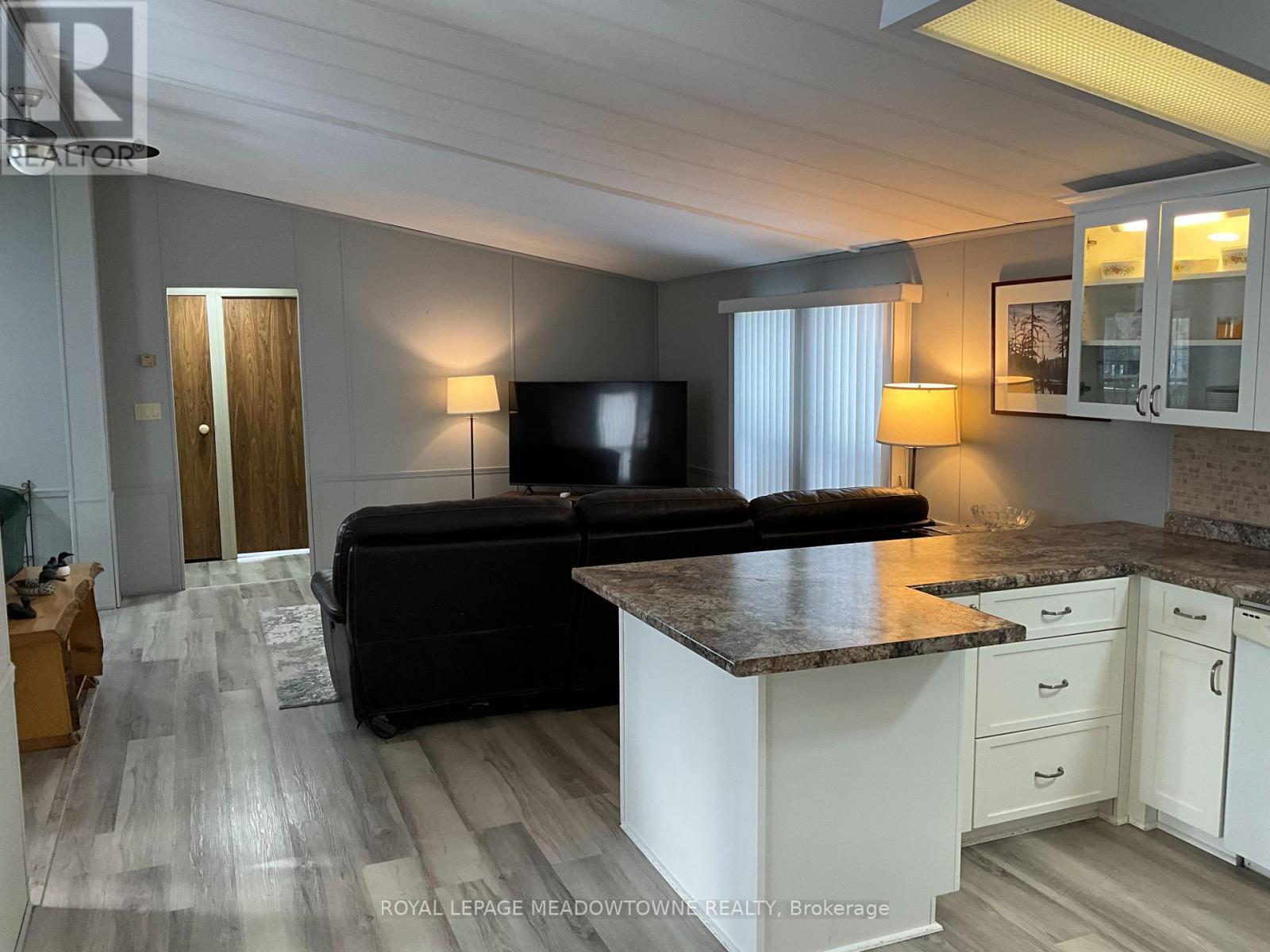 












8 GRAND  VISTA DRIVE

,
Wellington North,




Ontario
N0G2L0


