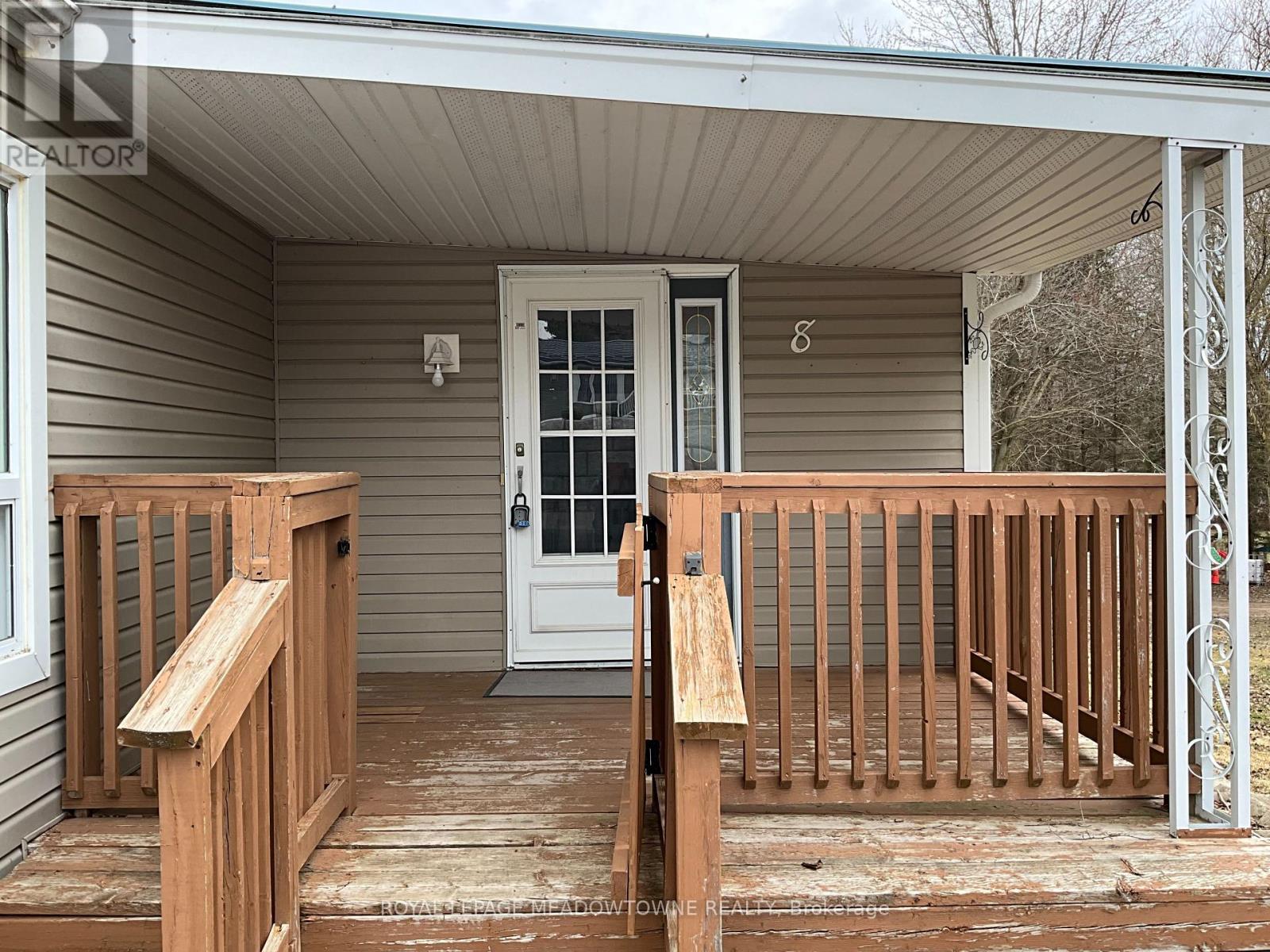 












8 GRAND  VISTA DRIVE

,
Wellington North,




Ontario
N0G2L0

