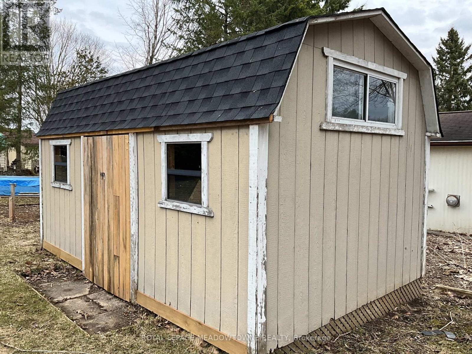 












8 GRAND  VISTA DRIVE

,
Wellington North,




Ontario
N0G2L0

