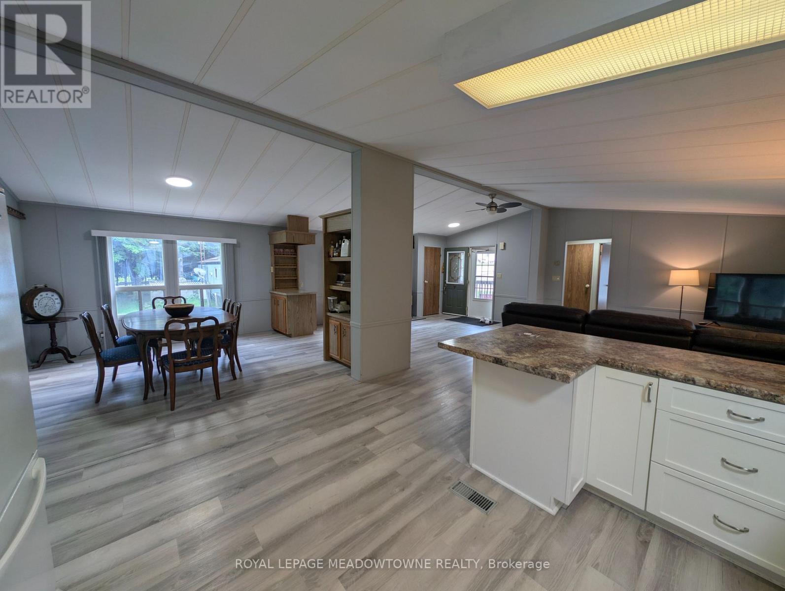 












8 GRAND  VISTA DRIVE

,
Wellington North,




Ontario
N0G2L0


