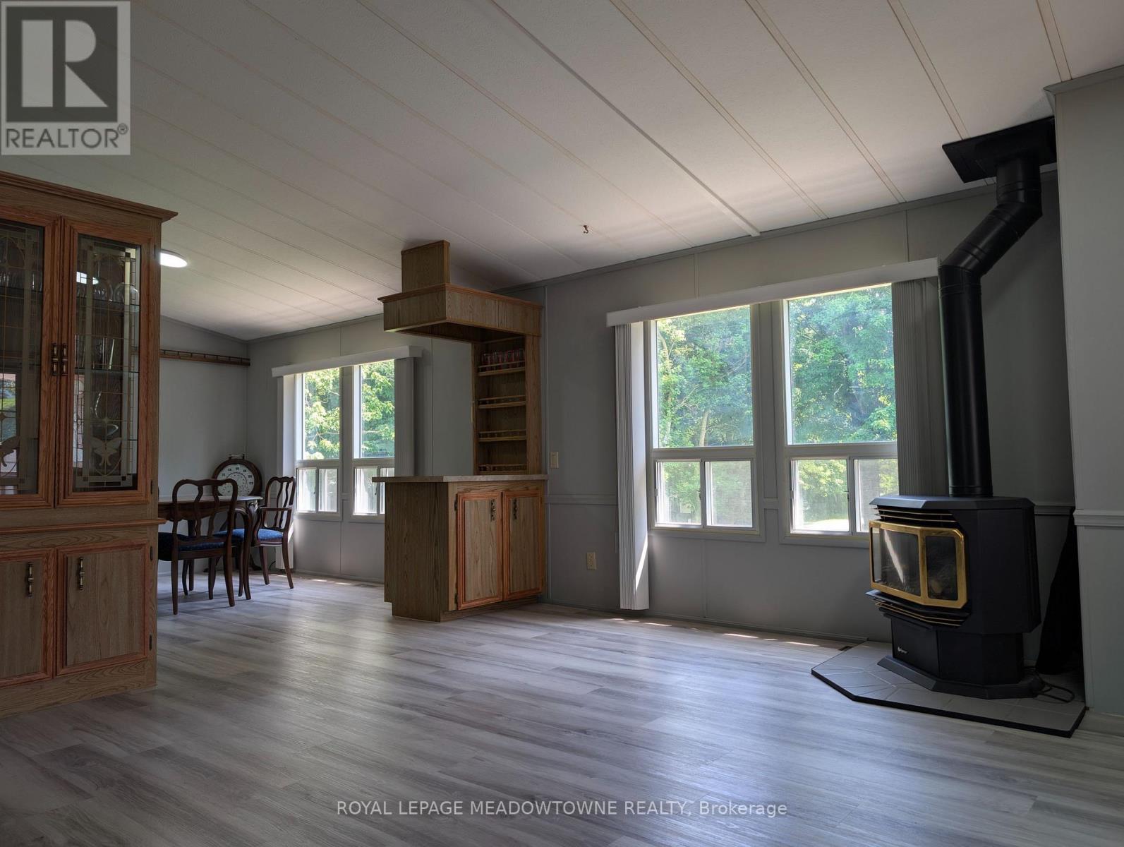 












8 GRAND  VISTA DRIVE

,
Wellington North,




Ontario
N0G2L0

