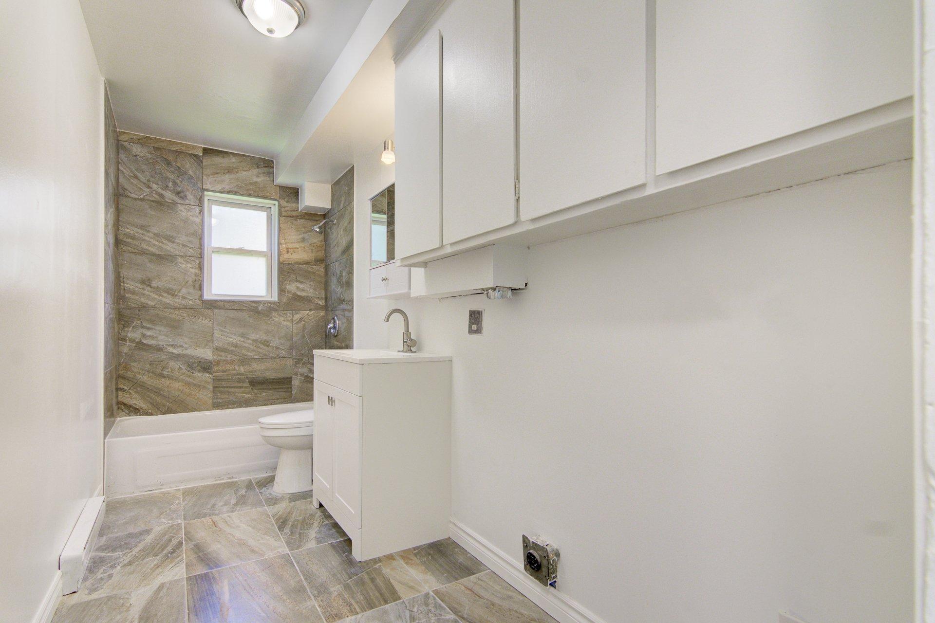 









5742


Av. Auteuil

, 1,
Brossard,




QC
J4Z1M7

