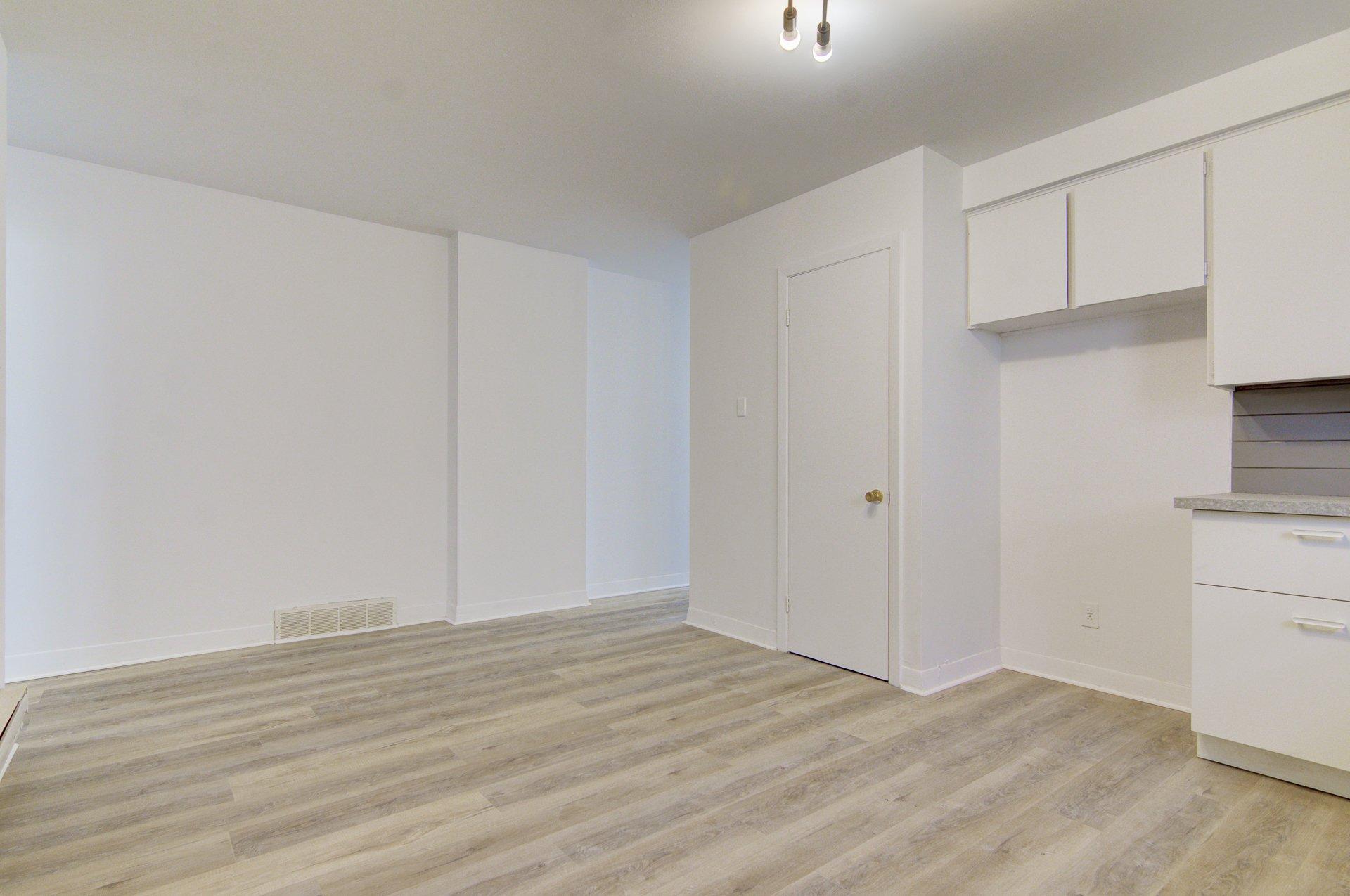 









5742


Av. Auteuil

, 1,
Brossard,




QC
J4Z1M7

