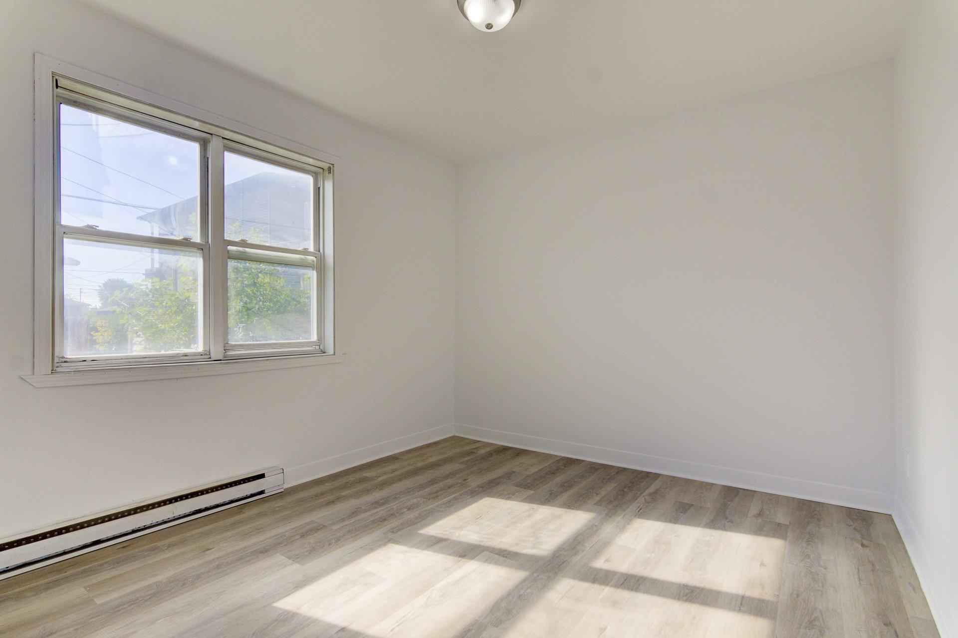 









5742


Av. Auteuil

, 1,
Brossard,




QC
J4Z1M7

