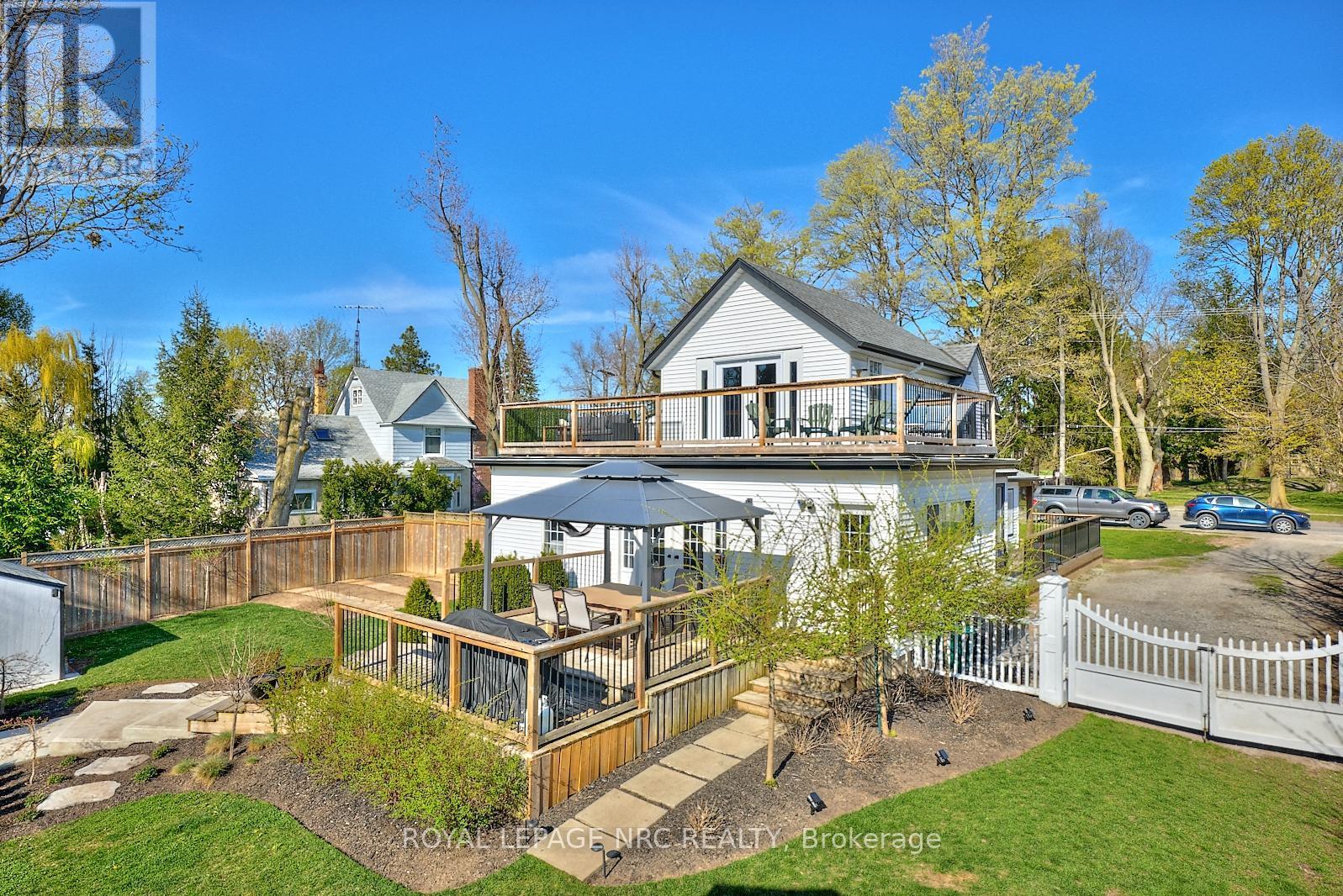 












553 RIDGE ROAD N

,
Fort Erie (Ridgeway),




Ontario
L0S1N0

