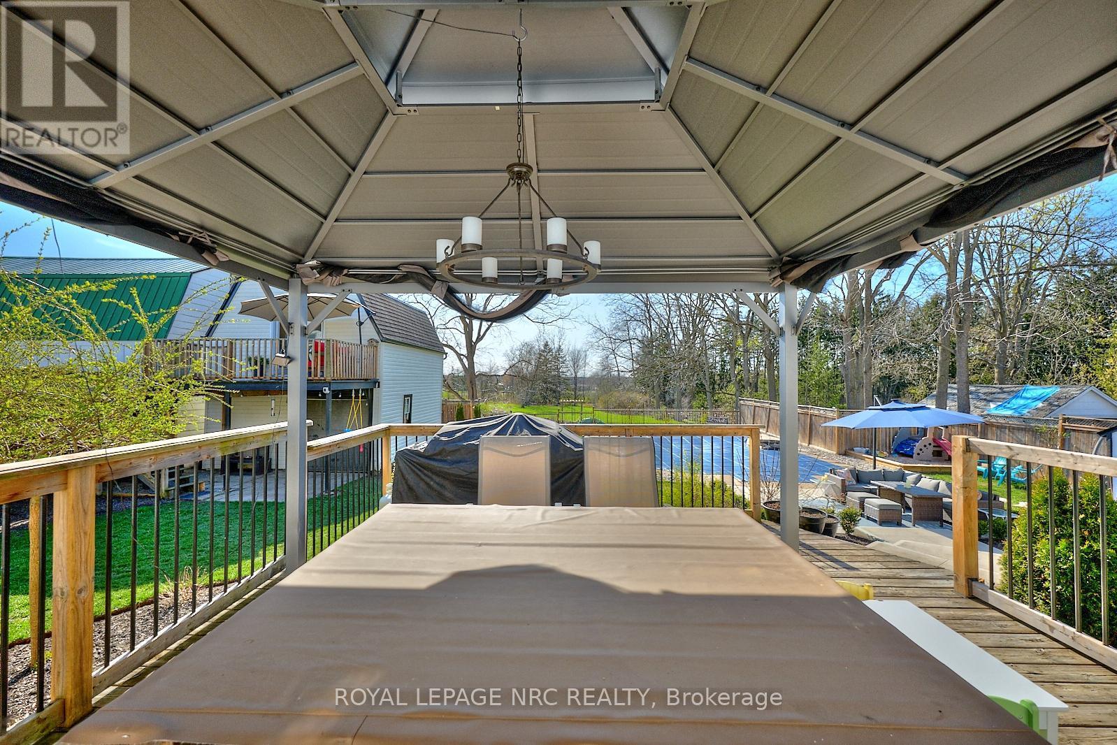 












553 RIDGE ROAD N

,
Fort Erie (Ridgeway),




Ontario
L0S1N0

