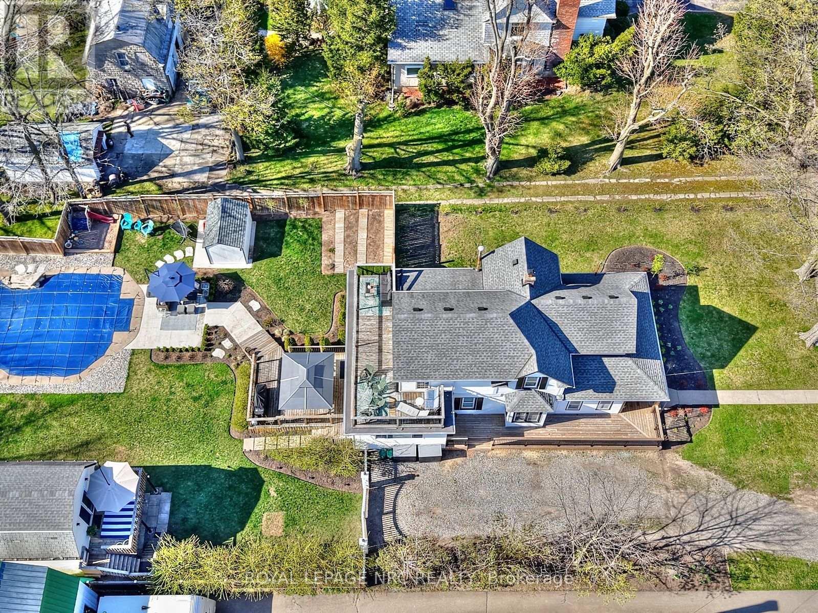 












553 RIDGE ROAD N

,
Fort Erie (Ridgeway),




Ontario
L0S1N0

