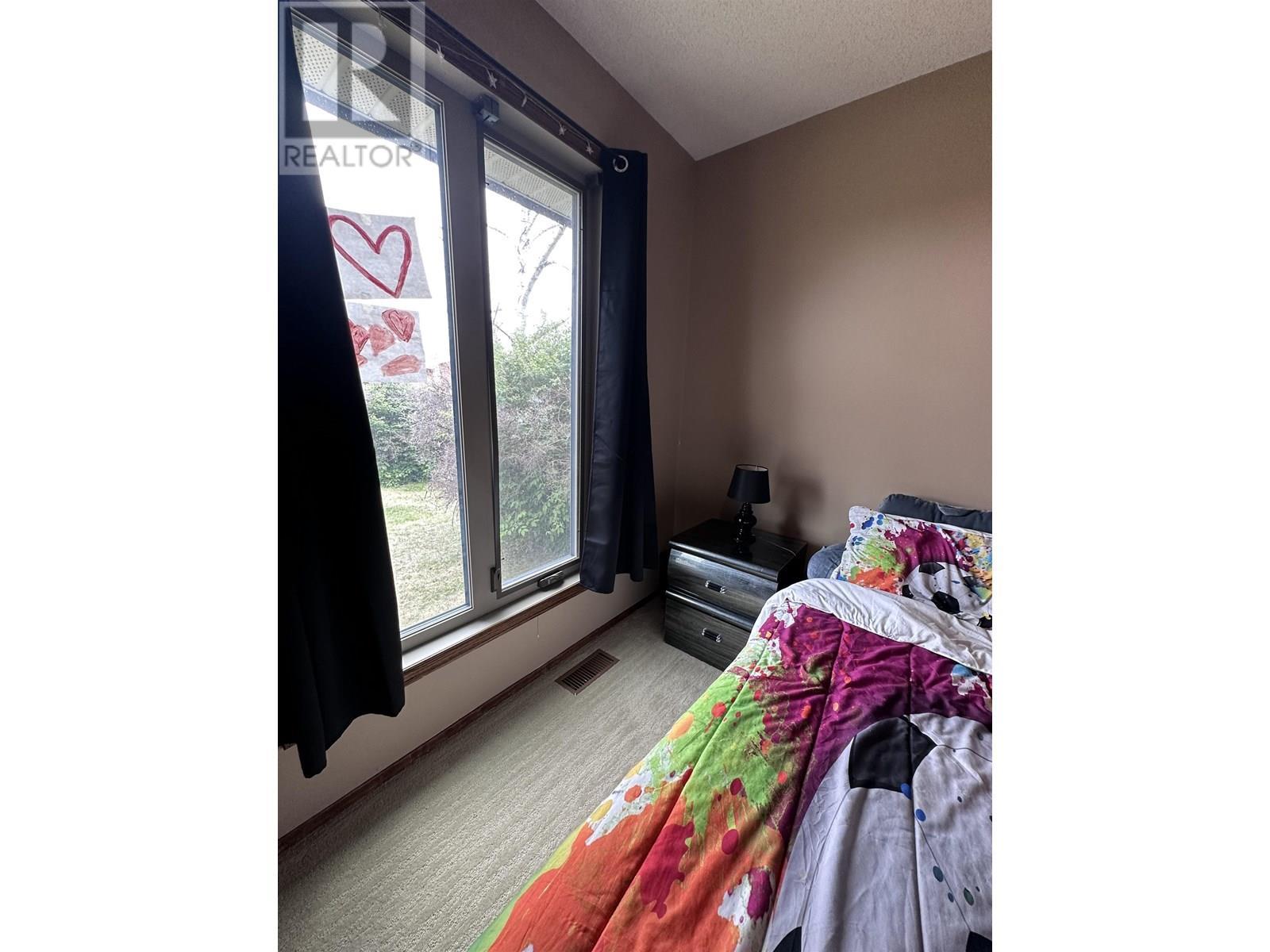 












5516 MINNAKER CRESCENT

,
Fort Nelson,




British Columbia
V0C1R0

