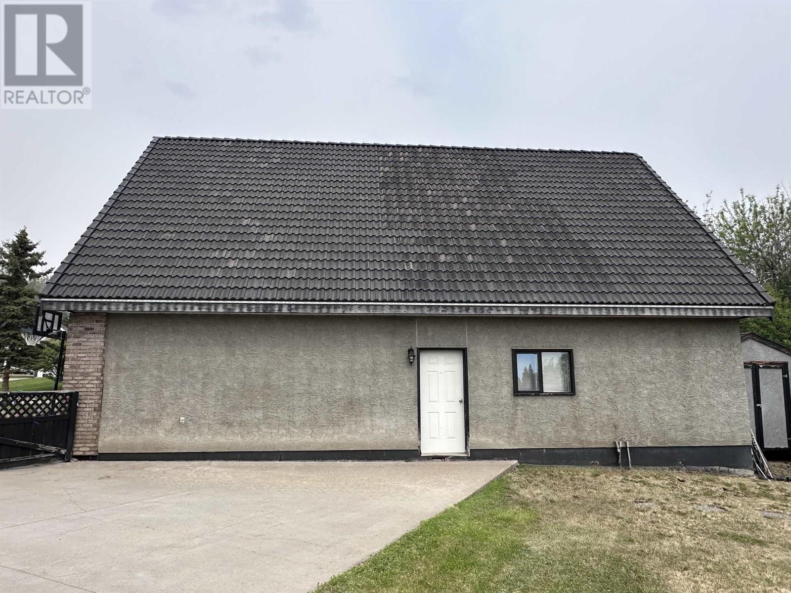 












5516 MINNAKER CRESCENT

,
Fort Nelson,




British Columbia
V0C1R0

