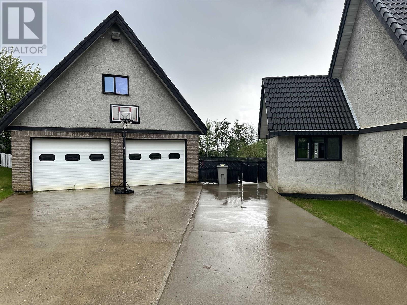 












5516 MINNAKER CRESCENT

,
Fort Nelson,




British Columbia
V0C1R0

