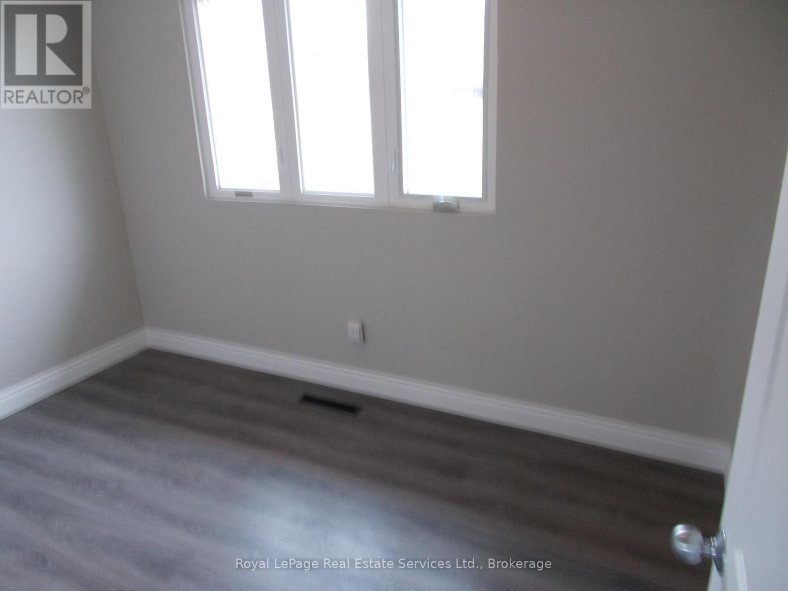 












284 MORDEN ROAD

,
Oakville (WO West),




Ontario
L6K2S5

