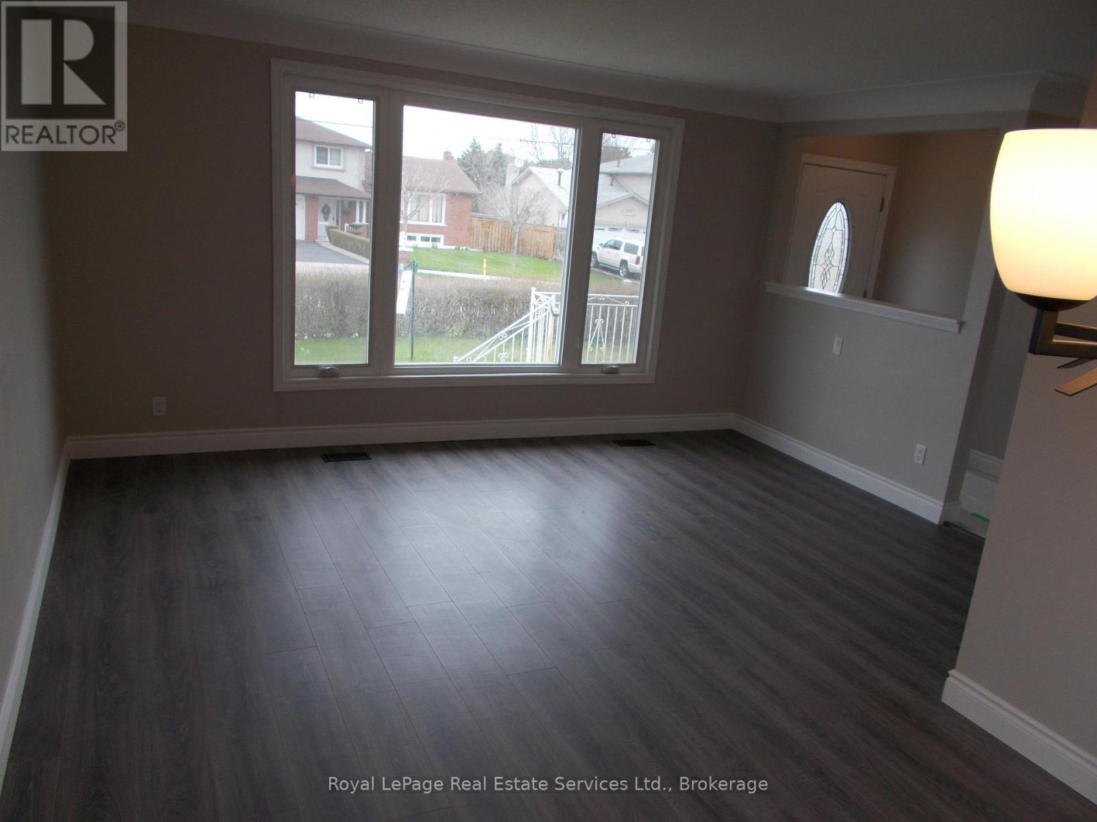 












284 MORDEN ROAD

,
Oakville (WO West),




Ontario
L6K2S5

