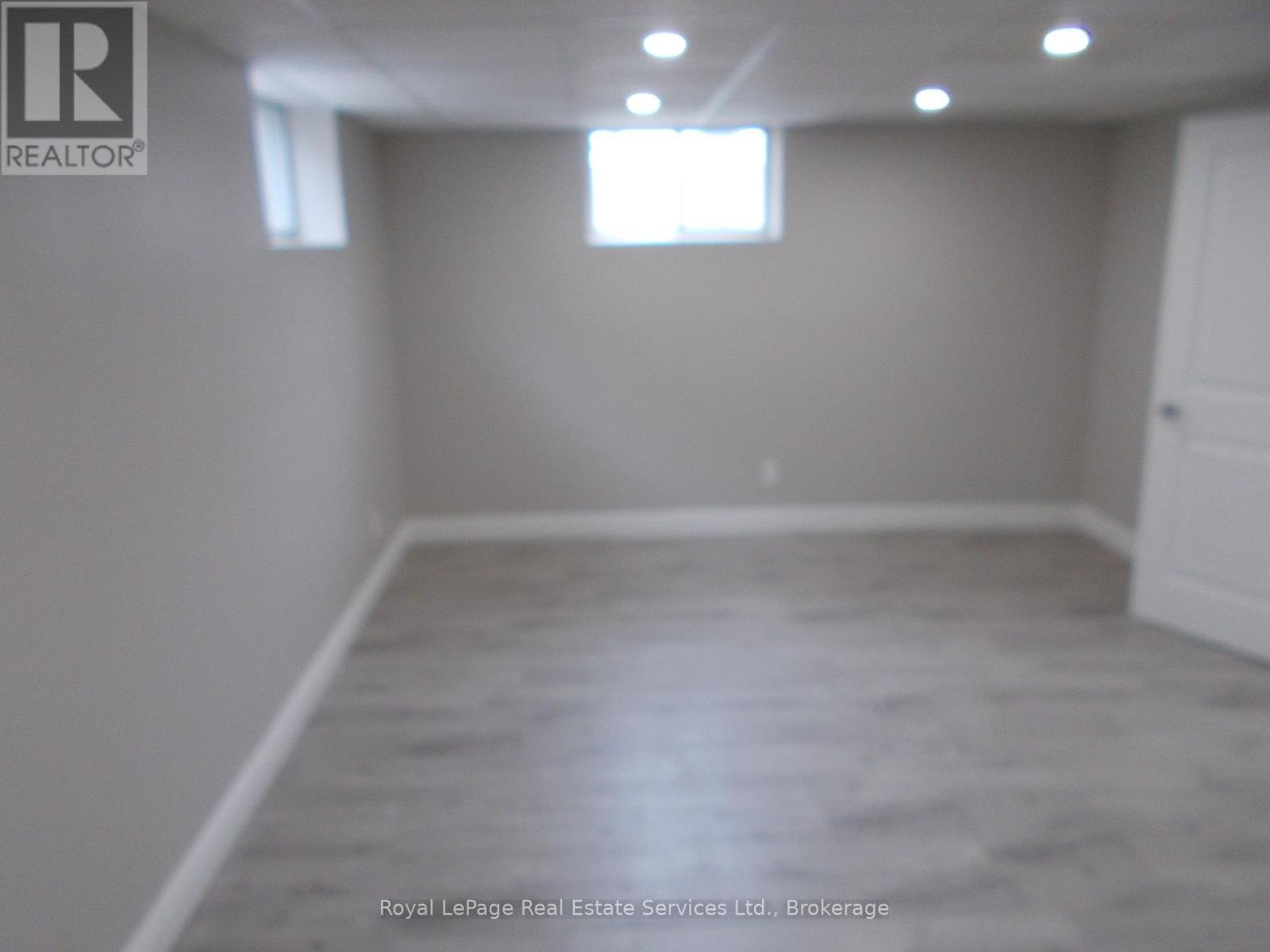












284 MORDEN ROAD

,
Oakville (WO West),




Ontario
L6K2S5


