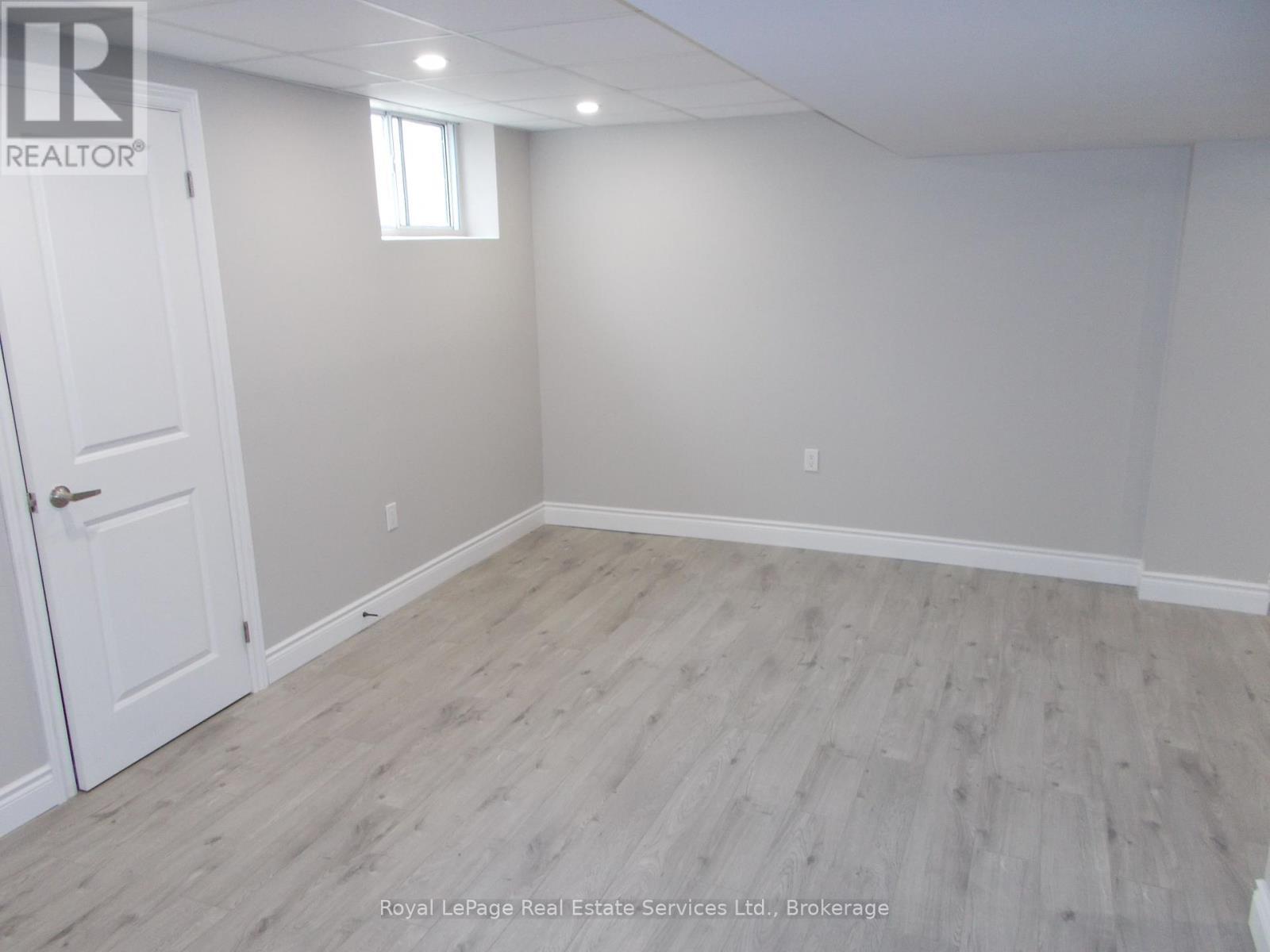 












284 MORDEN ROAD

,
Oakville (WO West),




Ontario
L6K2S5

