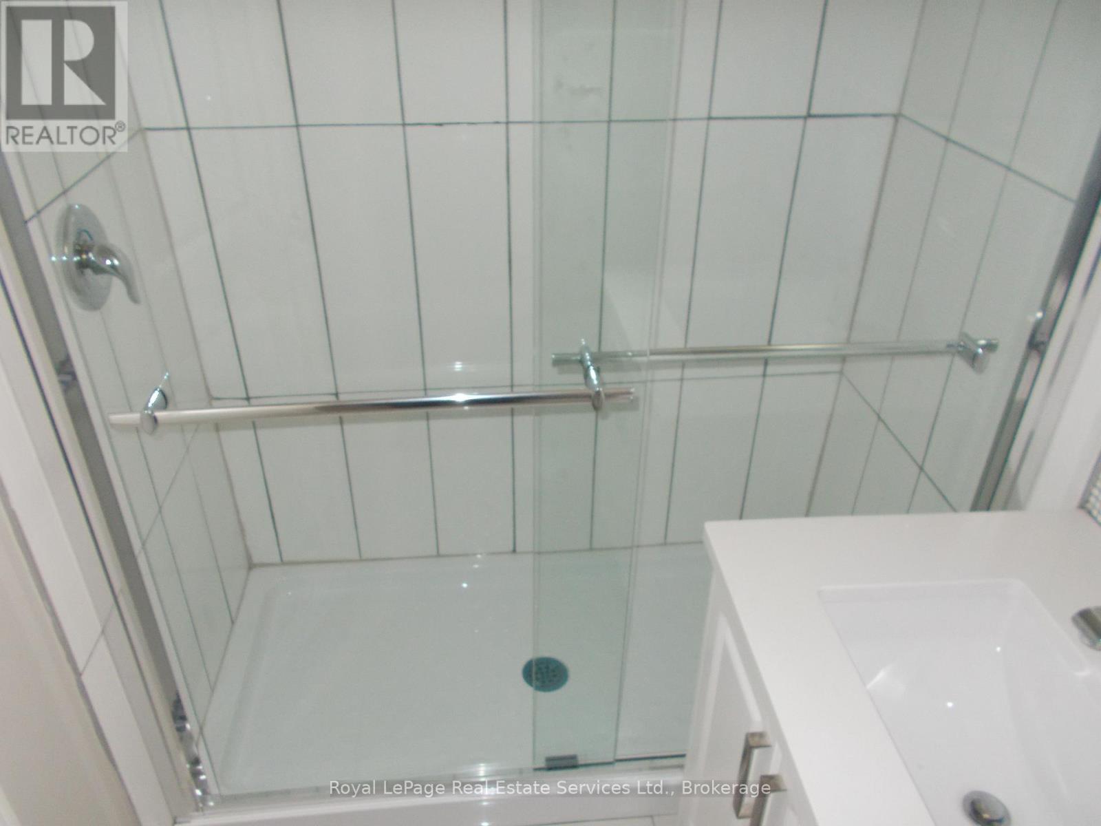 












284 MORDEN ROAD

,
Oakville (WO West),




Ontario
L6K2S5

