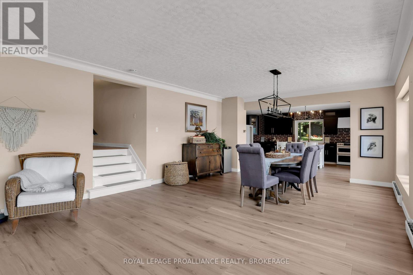 












4268 MELODY LODGE LANE

,
Frontenac (Frontenac South),




Ontario
K0H2N0

