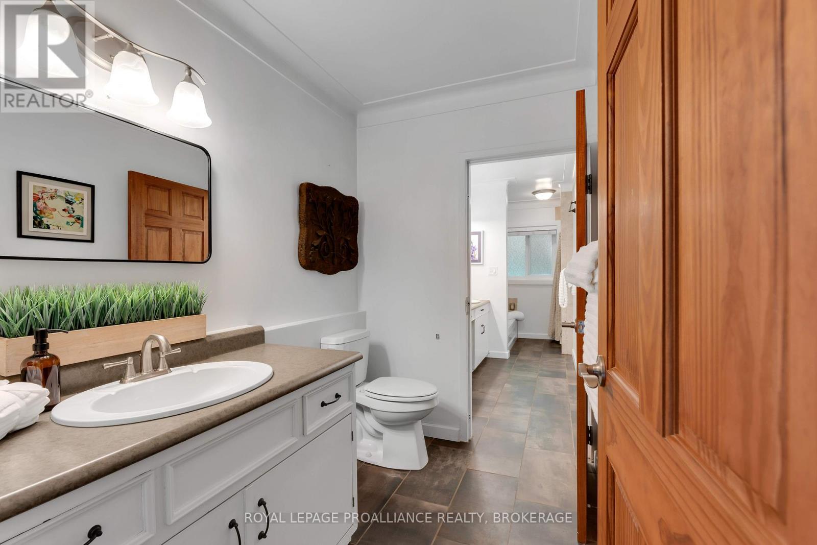 












4268 MELODY LODGE LANE

,
Frontenac (Frontenac South),




Ontario
K0H2N0

