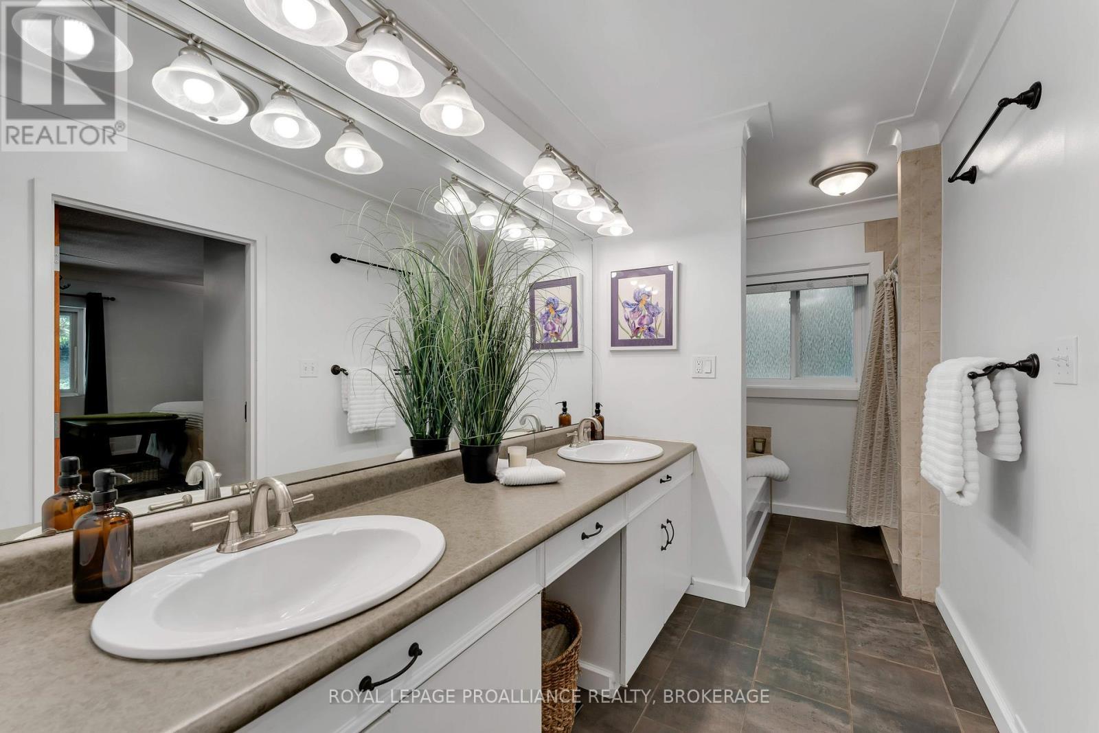 












4268 MELODY LODGE LANE

,
Frontenac (Frontenac South),




Ontario
K0H2N0

