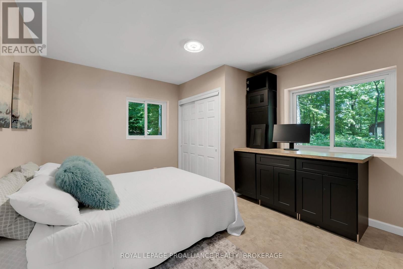 












4268 MELODY LODGE LANE

,
Frontenac (Frontenac South),




Ontario
K0H2N0

