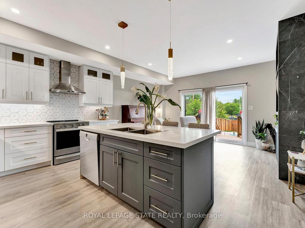 









74


Melbourne

Street,
Hamilton,




ON
L8P 2A6

