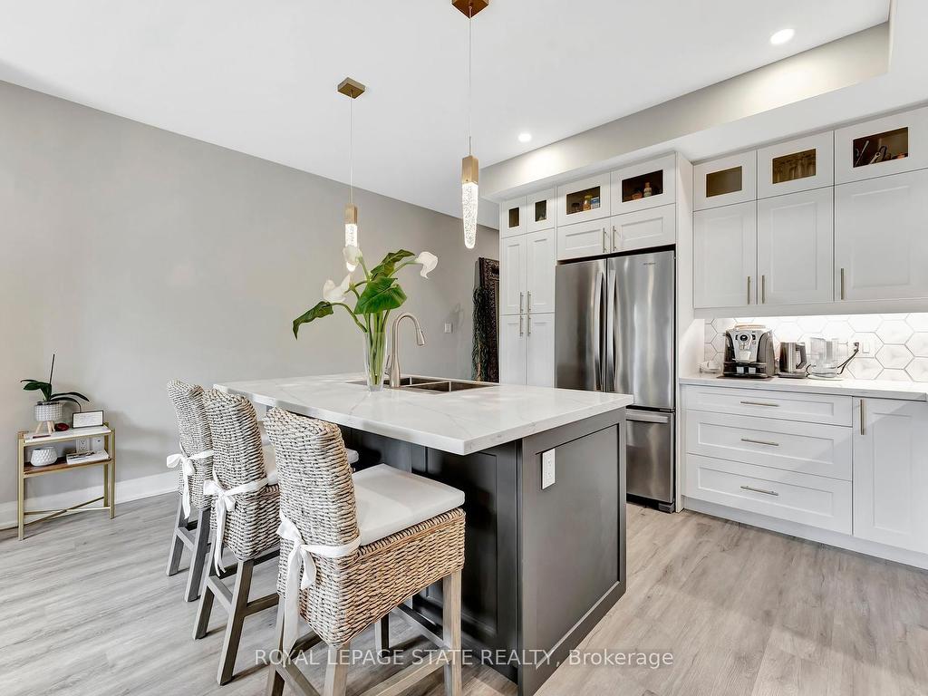 









74


Melbourne

Street,
Hamilton,




ON
L8P 2A6

