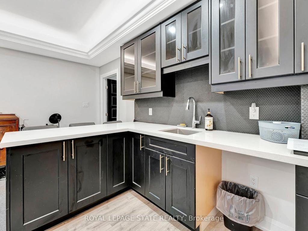 









74


Melbourne

Street,
Hamilton,




ON
L8P 2A6


