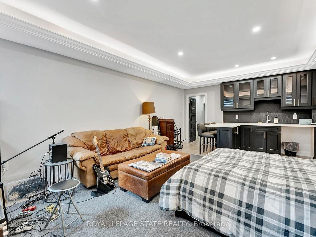 









74


Melbourne

Street,
Hamilton,




ON
L8P 2A6

