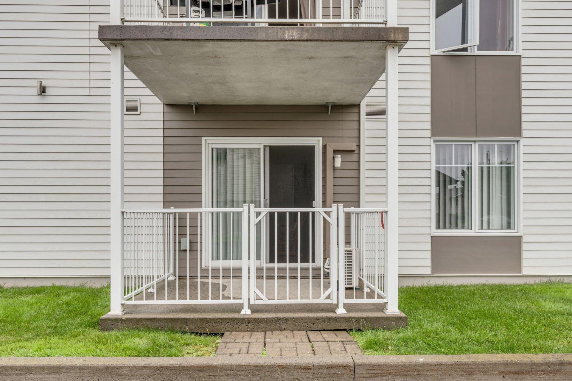 









234


Rue Commerciale

, 102,
Saint-Henri,




QC
G0R3E0

