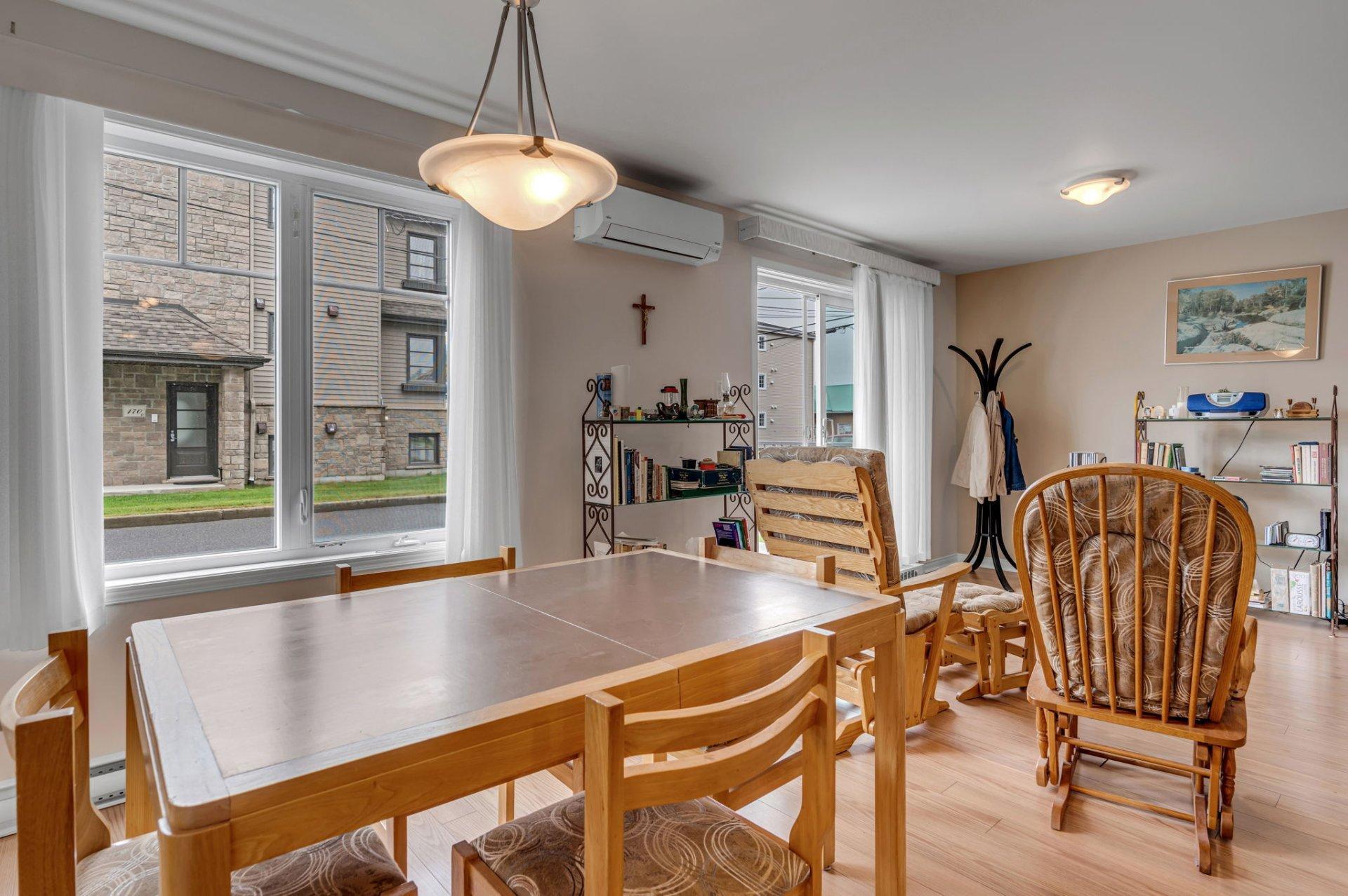 









234


Rue Commerciale

, 102,
Saint-Henri,




QC
G0R3E0

